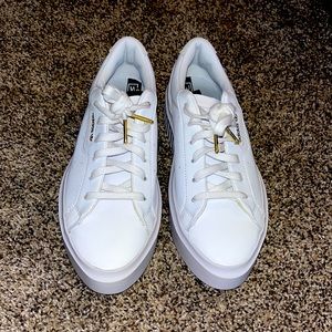Adidas sleek super size 8.5